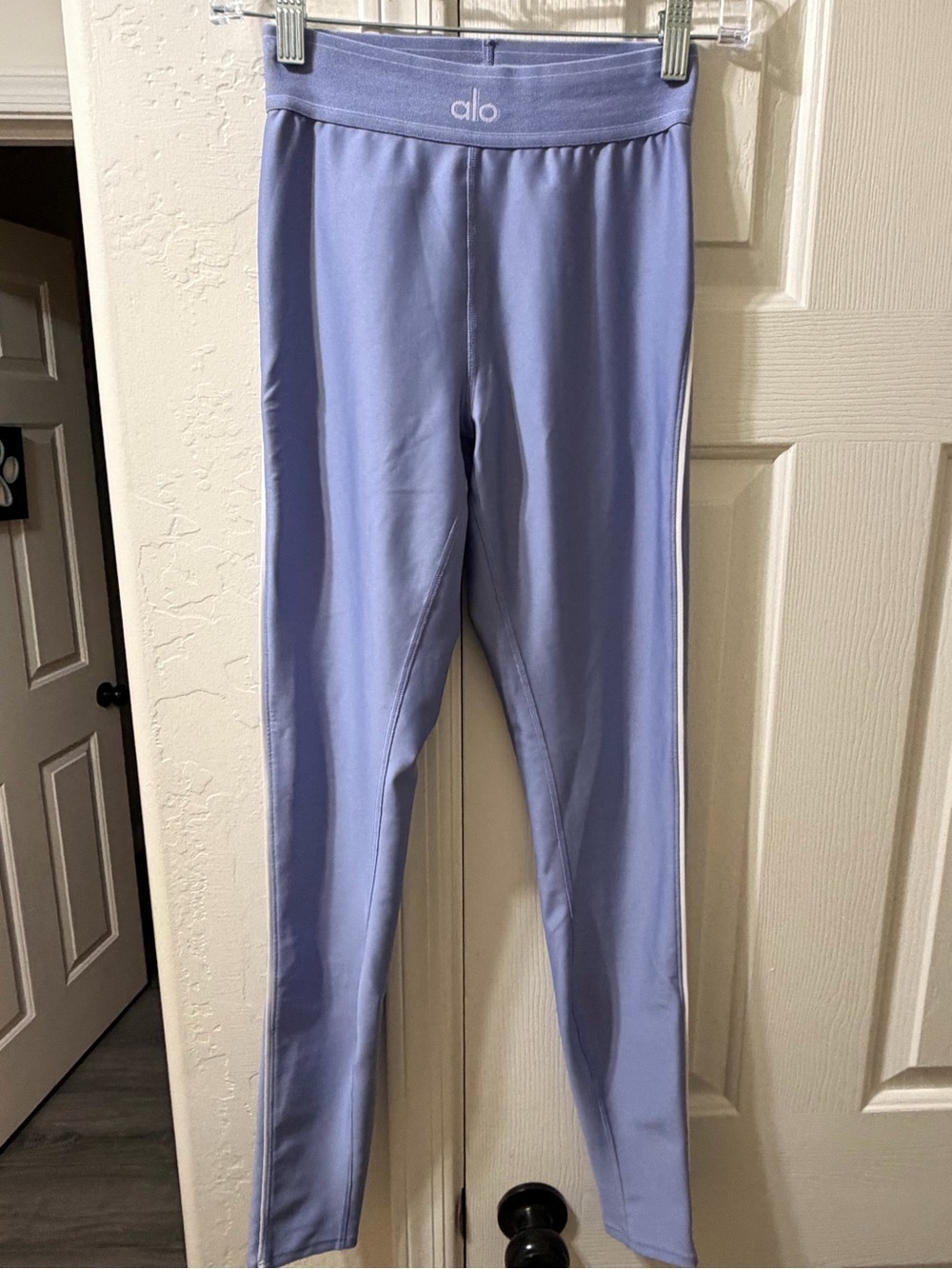ALO Yoga Women’s Lavender Active Leggings